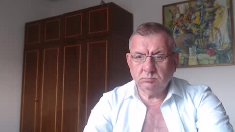 Snapshot of machomale3 chatting on 09-10-25, 04:07 Macho online show from 09-10-25, 04:07