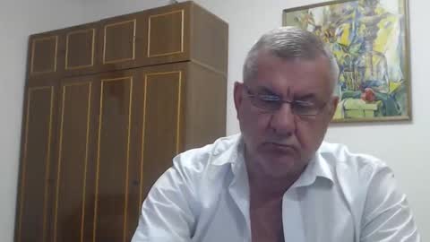 Snapshot of machomale3 chatting on 09-18-25, 06:10 Macho online show from 09-18-25, 06:10