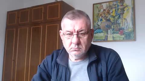 Snapshot of machomale3 chatting on 10-08-25, 10:24 Macho online show from 10-08-25, 10:24