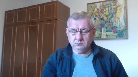 Snapshot of machomale3 chatting on 10-13-25, 02:17 Macho online show from 10-13-25, 02:17