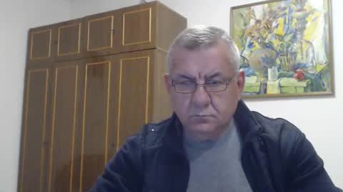 Snapshot of machomale3 chatting on 10-16-25, 08:32 Macho online show from 10-16-25, 08:32