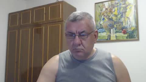 Snapshot of machomale3 chatting on 10-17-25, 07:49 Macho online show from 10-17-25, 07:49