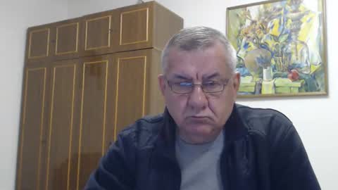 Snapshot of machomale3 chatting on 10-21-25, 06:52 Macho online show from 10-21-25, 06:52