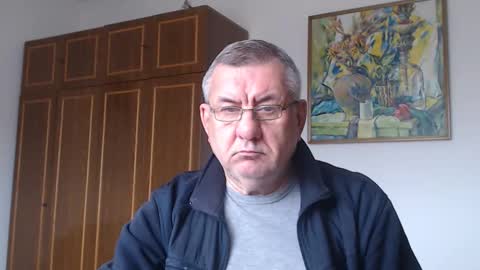 Snapshot of machomale3 chatting on 10-31-25, 10:49 Macho online show from 10-31-25, 10:49