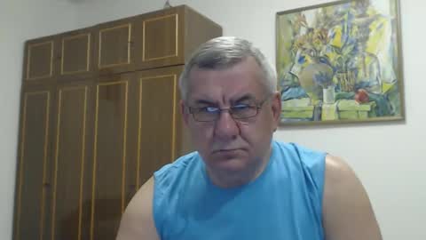 Snapshot of machomale3 chatting on 11-10-25, 10:42 Macho online show from 11-10-25, 10:42