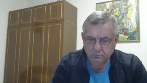 Snapshot of machomale3 chatting on 11-15-25, 03:19 Macho online show from 11-15-25, 03:19