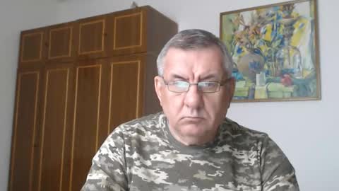 Snapshot of machomale3 chatting on 02-05-26, 01:49 Macho online show from 02-05-26, 01:49