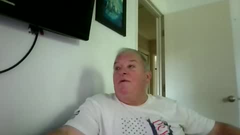 Snapshot of mackdocc001 chatting on 09-26-25, 04:22 mackdocc001 online show from 09-26-25, 04:22