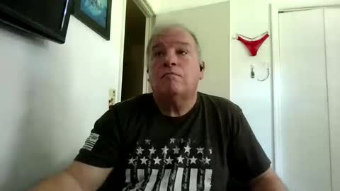 Snapshot of mackdocc001 chatting on 10-14-25, 07:14 mackdocc001 online show from 10-14-25, 07:14