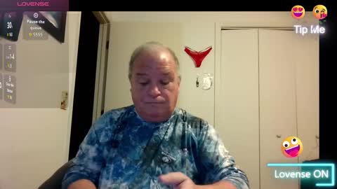 Snapshot of mackdocc001 chatting on 10-26-25, 01:39 mackdocc001 online show from 10-26-25, 01:39