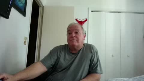 Snapshot of mackdocc001 chatting on 11-12-25, 03:34 mackdocc001 online show from 11-12-25, 03:34