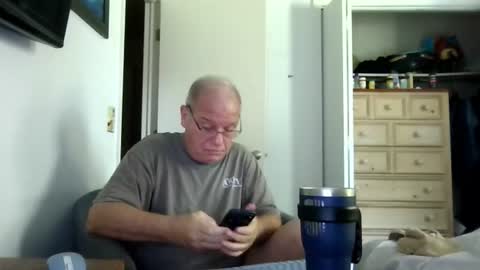 mackdocc001 online show from 07-10-26, 05:15