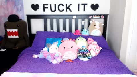 Mackenzie Wolfe online show from 11-03-25, 04:58