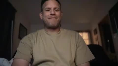 Snapshot of mackincaliallday chatting on 05-18-26, 10:04 MackinCaliAllDay online show from 05-18-26, 10:04