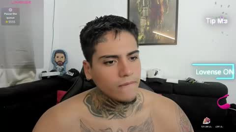 Snapshot of mad_maxxx1 chatting on 11-20-25, 11:26 max online show from 11-20-25, 11:26