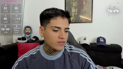 Snapshot of mad_maxxx1 chatting on 12-18-25, 12:33 max online show from 12-18-25, 12:33