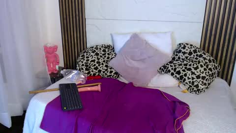 madam_artemisa online show from 03-08-25, 06:54