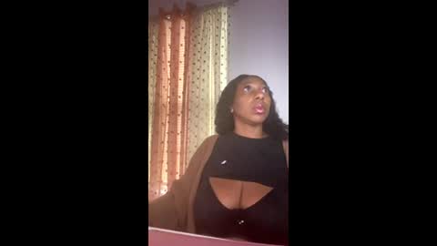 madam_glam online show from 12-18-25, 02:12