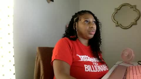 Snapshot of madam_glam chatting on 06-18-26, 01:48 madam_glam online show from 06-18-26, 01:48