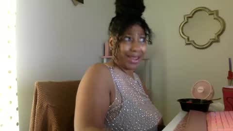 Snapshot of madam_glam chatting on 07-15-26, 04:34 madam_glam online show from 07-15-26, 04:34