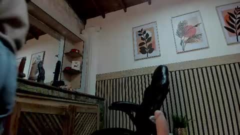 Snapshot of madame_ibby chatting on 06-27-26, 12:10 madame ibby online show from 06-27-26, 12:10