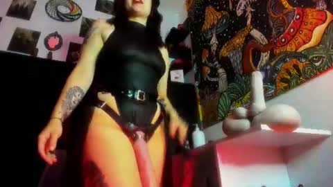 Snapshot of madame_ibby chatting on 07-28-26, 12:34 madame ibby online show from 07-28-26, 12:34