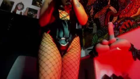 Snapshot of madame_ibby chatting on 07-31-26, 12:37 madame ibby online show from 07-31-26, 12:37