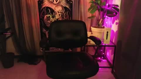 Madame La online show from 07-29-26, 09:29