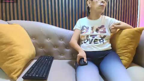 Snapshot of madame_mature1 chatting on 07-03-26, 11:49 Madame online show from 07-03-26, 11:49