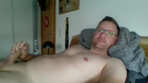 Maddin online show from 10-26-25, 02:34