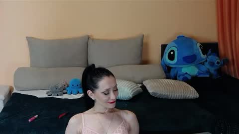 Snapshot of maddison_summer chatting on 01-22-25, 04:02 Maddison Summer online show from 01-22-25, 04:02