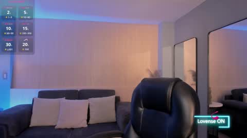 Maddison online show from 12-18-25, 04:29