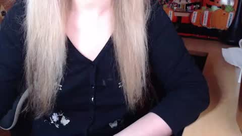 Snapshot of maddisonrae76 chatting on 07-26-26, 06:37 MaddisonRae online show from 07-26-26, 06:37