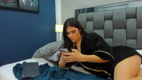 Snapshot of maddy__moon chatting on 01-08-26, 04:42 Maddy Moon online show from 01-08-26, 04:42