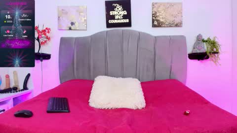 Snapshot of maddy_estheer chatting on 01-13-26, 07:41 maddy online show from 01-13-26, 07:41