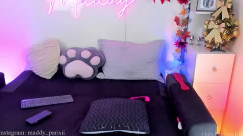 Snapshot of maddy_parisi chatting on 12-03-25, 07:38 Maddy online show from 12-03-25, 07:38
