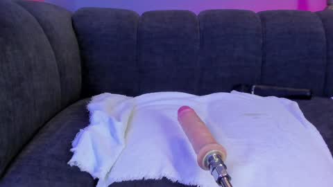 Snapshot of maddy_walker chatting on 12-17-24, 12:23 Maddy online show from 12-17-24, 12:23