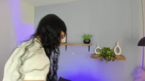 Snapshot of maddy_walker chatting on 11-18-25, 12:09 Maddy online show from 11-18-25, 12:09