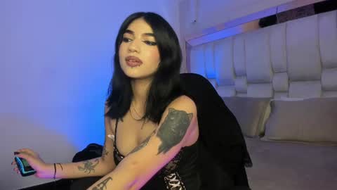 Snapshot of maddyperez8 chatting on 06-12-26, 07:35 BELLA online show from 06-12-26, 07:35