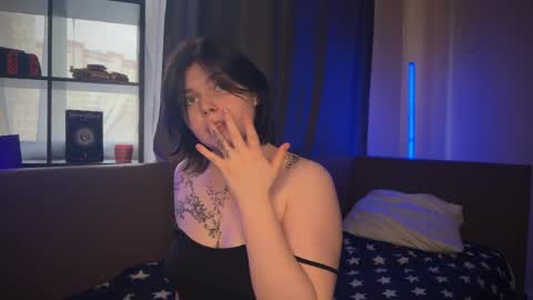 Snapshot of maddyvibe chatting on 04-01-26, 01:41 Maddy online show from 04-01-26, 01:41