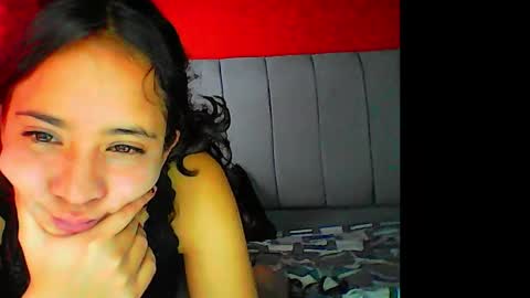 Snapshot of madelainee_buk chatting on 12-18-24, 04:17 Buk online show from 12-18-24, 04:17