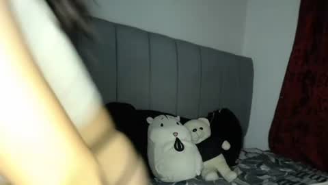 Snapshot of madelainee_buk chatting on 02-04-25, 02:49 Buk online show from 02-04-25, 02:49