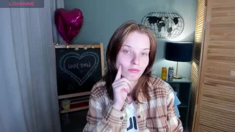 Snapshot of madelaines chatting on 10-04-25, 02:37 madelaines online show from 10-04-25, 02:37