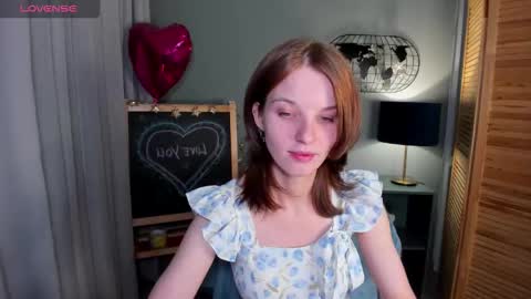 Snapshot of madelaines chatting on 10-05-25, 10:46 madelaines online show from 10-05-25, 10:46