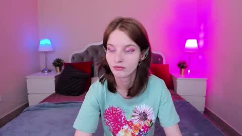 Snapshot of madelaines chatting on 10-07-25, 09:28 madelaines online show from 10-07-25, 09:28