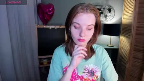 Snapshot of madelaines chatting on 10-11-25, 09:08 madelaines online show from 10-11-25, 09:08