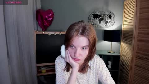 Snapshot of madelaines chatting on 10-12-25, 10:25 madelaines online show from 10-12-25, 10:25