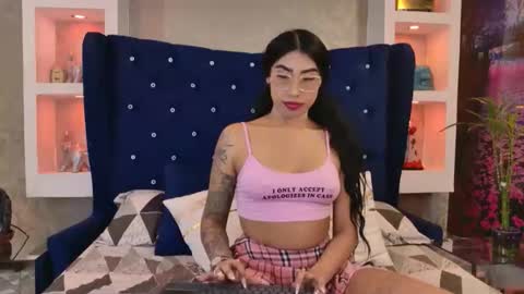 Snapshot of madele_hills chatting on 02-19-26, 11:12 Madelene hills online show from 02-19-26, 11:12