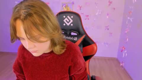 Madeline online show from 11-09-25, 04:38