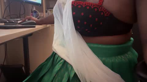 Snapshot of madeson1112 chatting on 11-19-25, 09:09 madeson1112 online show from 11-19-25, 09:09